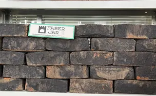 Кирпич облицовочный Faber Jar Петровский Штандарт черный 215*102*65 мм